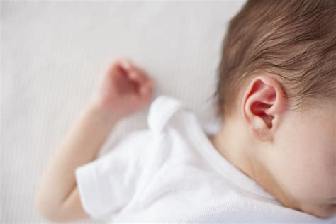 bebeklerde kulak kizarmasi
